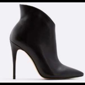 Women's ALDO Lugensa Ankle boots size 7.5